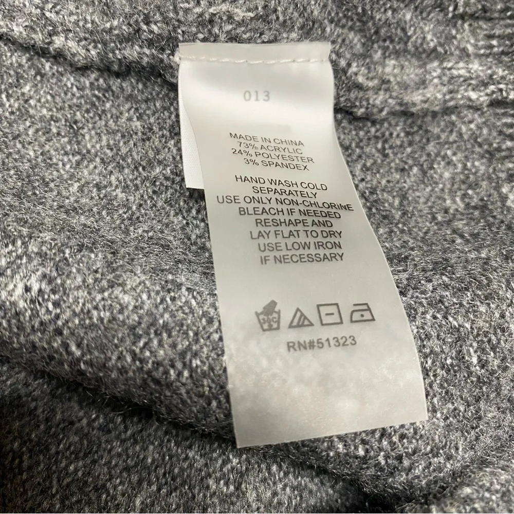 Vince Camuto Heather Gray V-Neck Long Sleeve Women's Size Medium Sweater NWT! - Picture 15 of 16